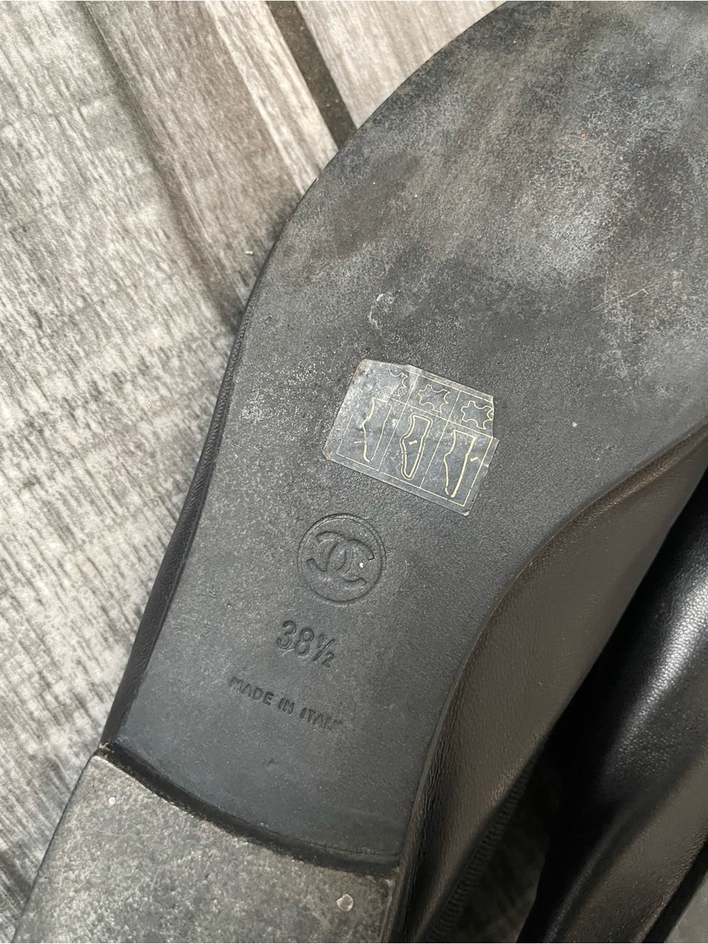 CHANEL Black Leather Cap-Toe CC Logo Ballet Flats - Picture 11 of 13